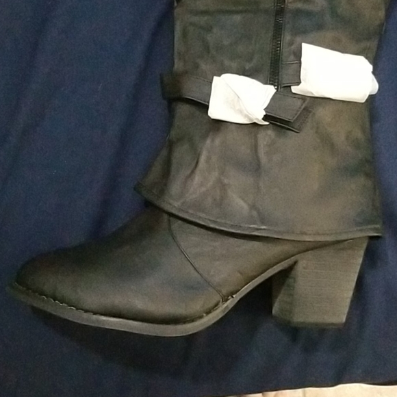 Twisted Boots - Picture 2 of 6